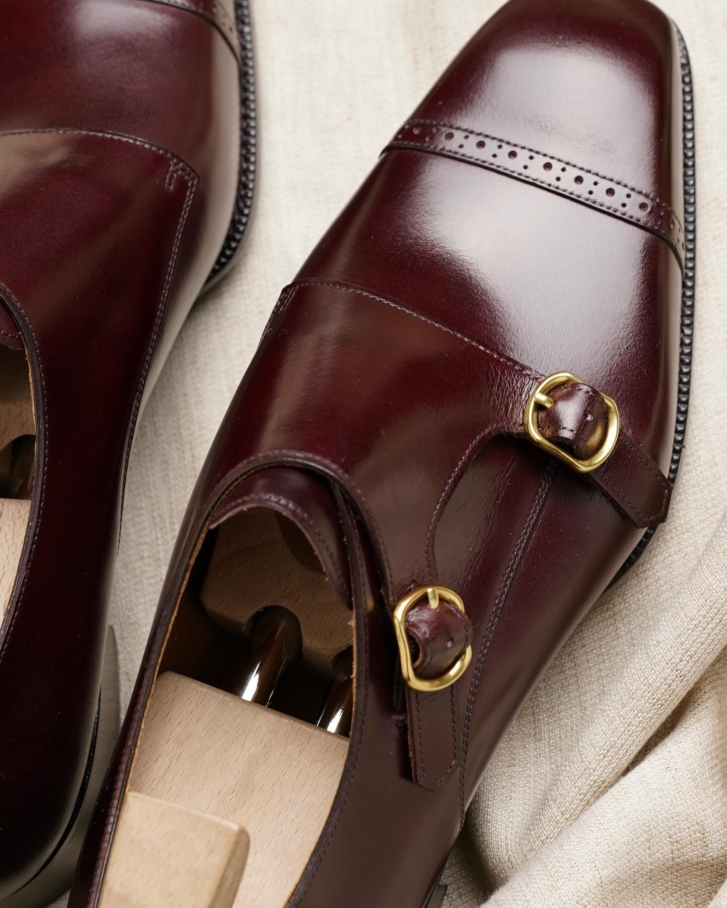 Classic Men's Sculpted Oxfords