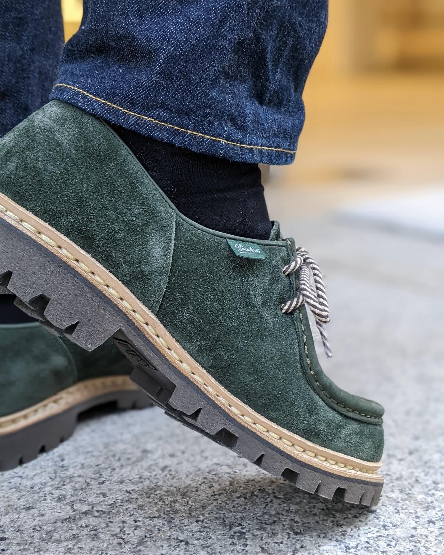 Round Toe Suede Hand-Sewn Derby Shoes