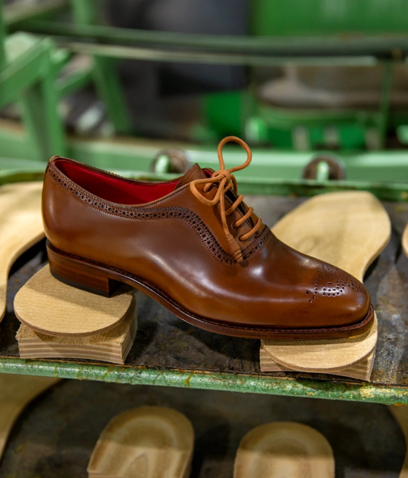 Colorblock Carved Brock Leather Shoes