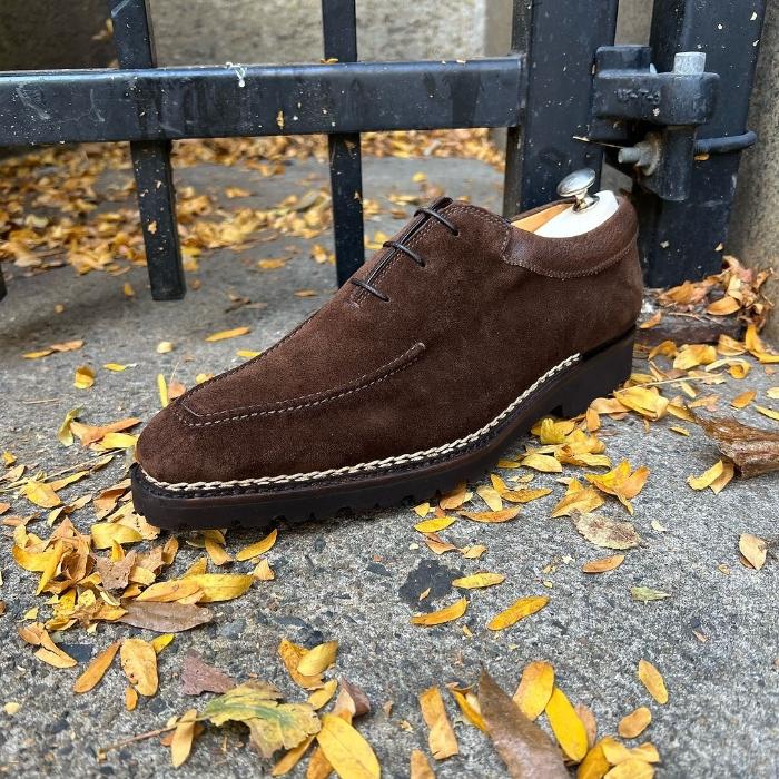 Three-eyelet Oxford In Dark Chocolate Suede