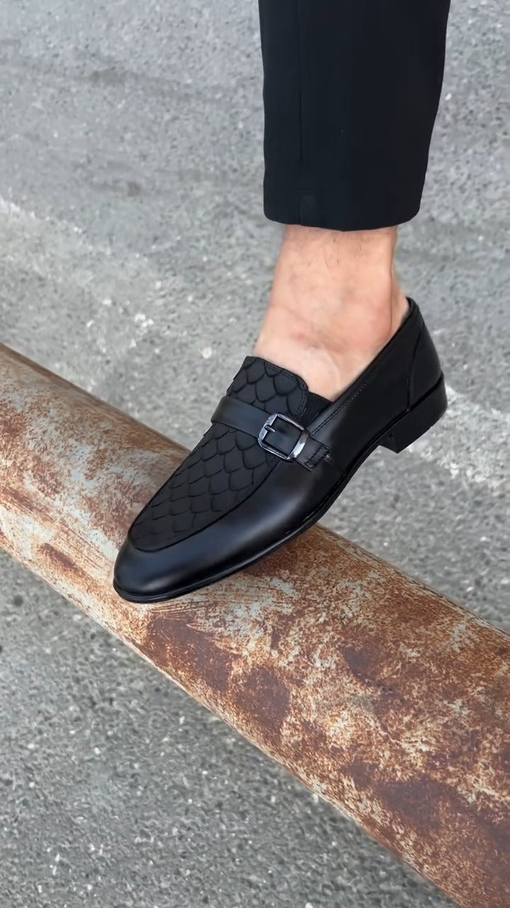 Casual Frosted Buckle Leather Shoes