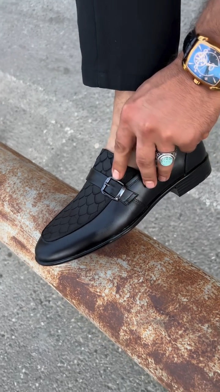 Casual Frosted Buckle Leather Shoes