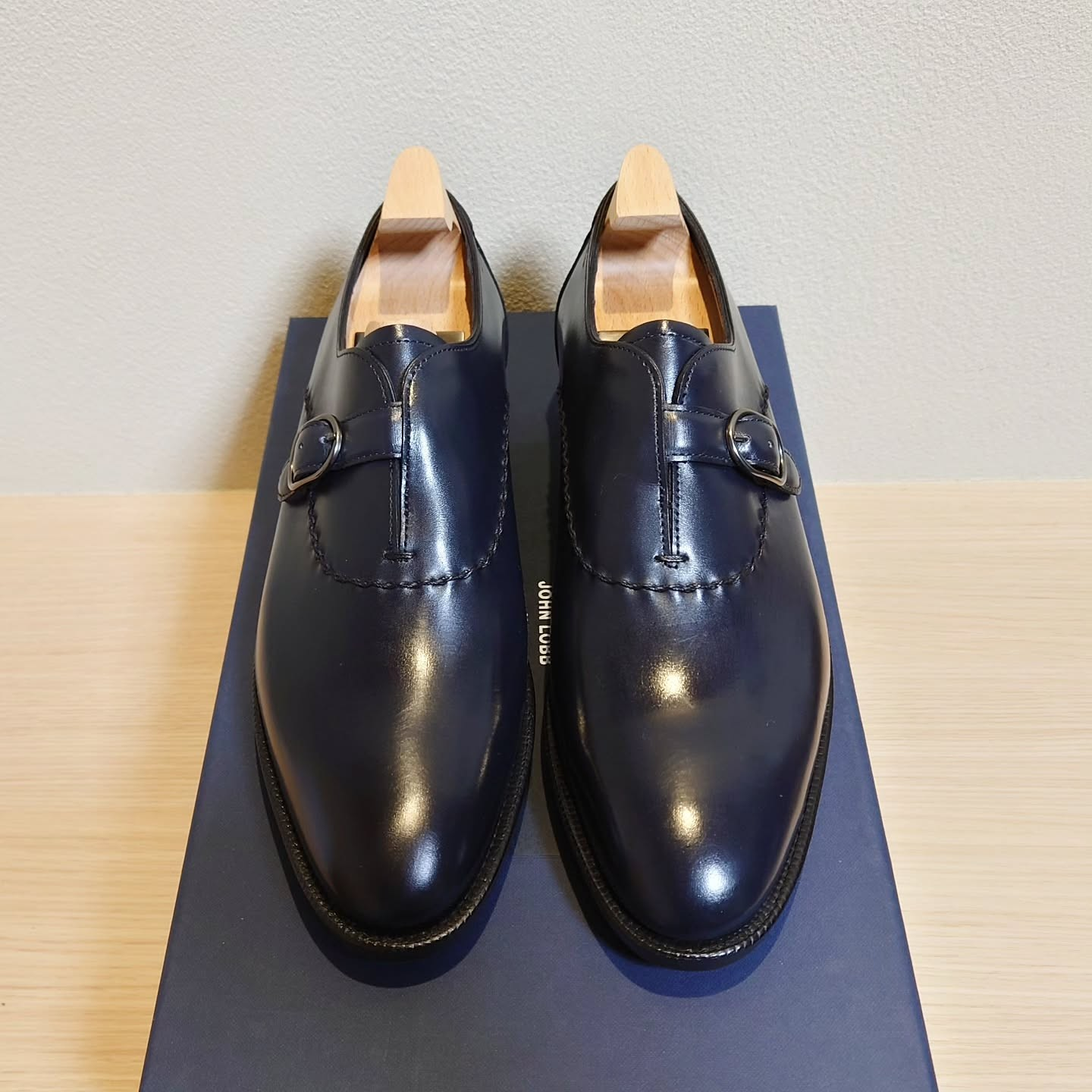 Handmade Design Buckle Mengke Shoes