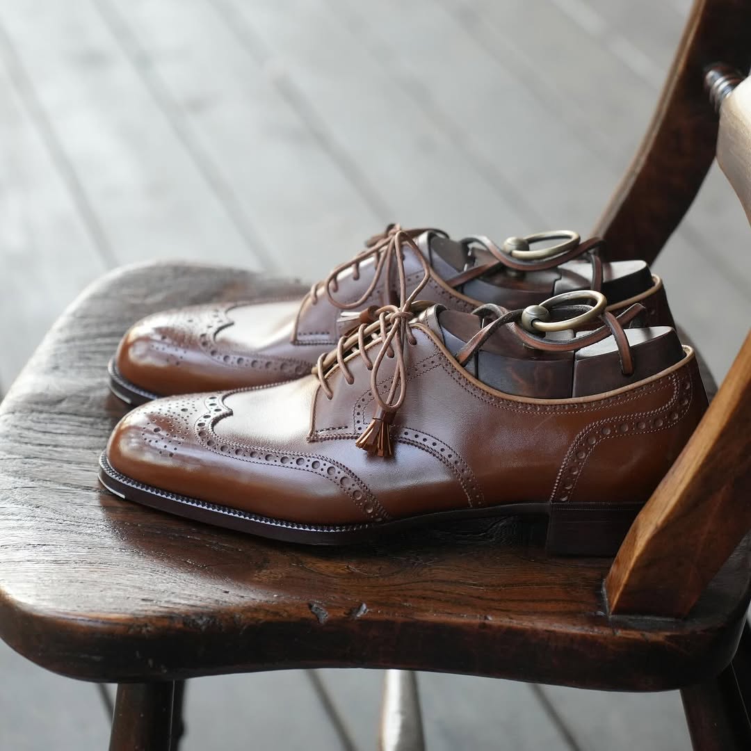 Classic Carved Brogues Lace-Up Shoes