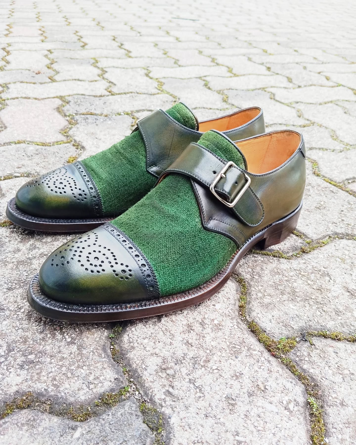 Vintage Carved Buckle Munk Shoes