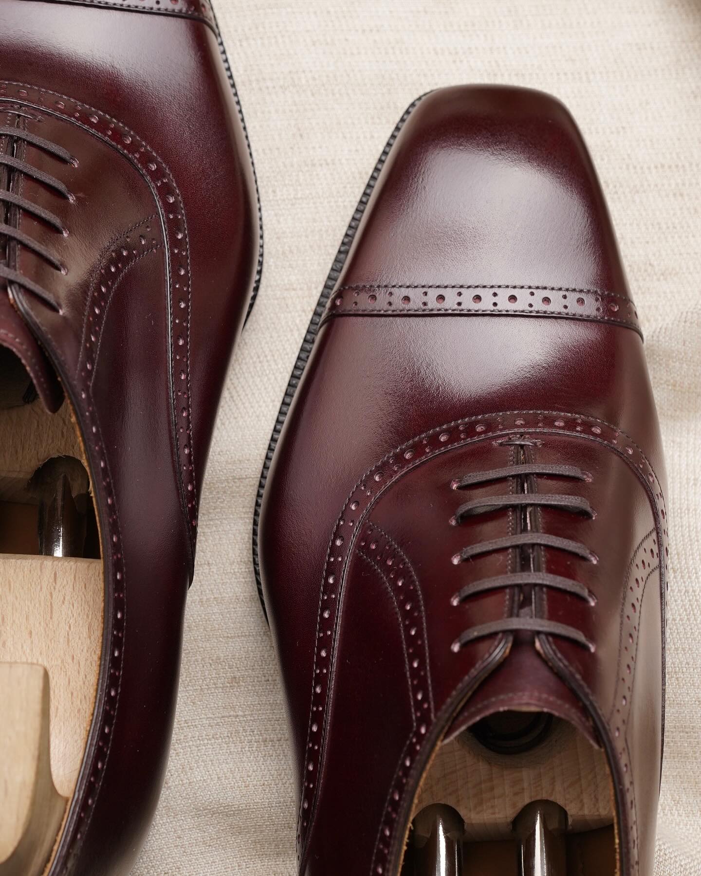 Classic Men's Sculpted Oxfords