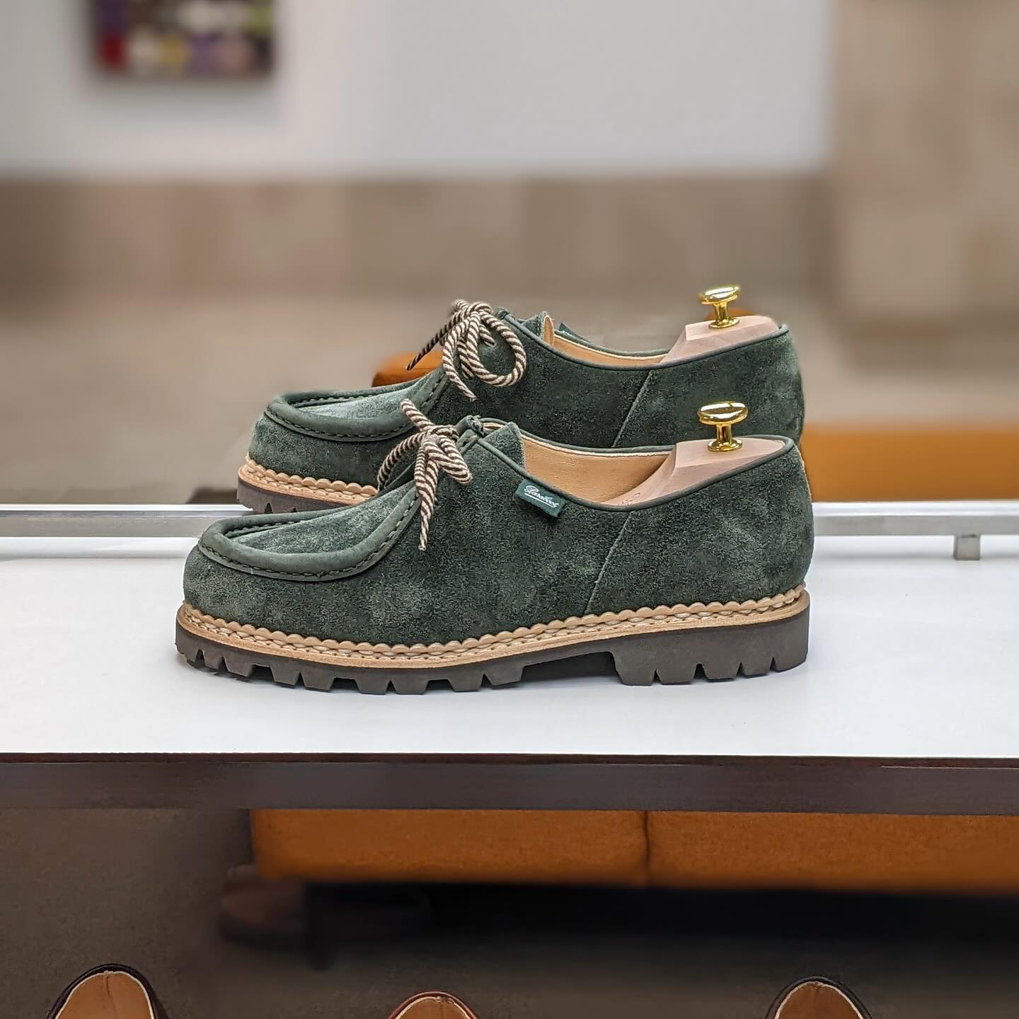 Round Toe Suede Hand-Sewn Derby Shoes