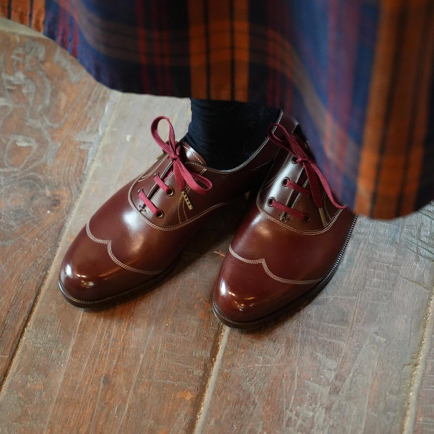 Vintage Design Lace-Up Oxfords