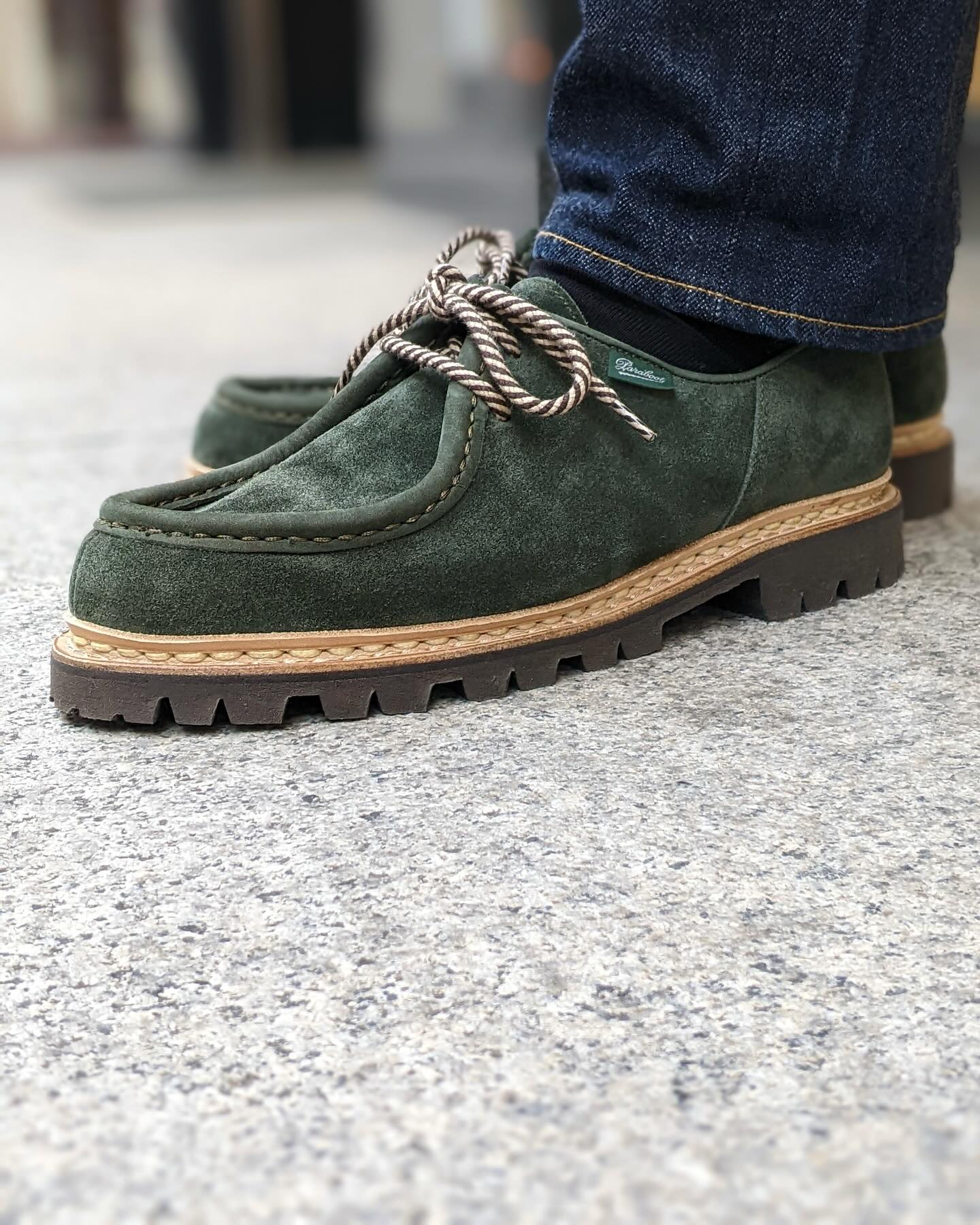 Round Toe Suede Hand-Sewn Derby Shoes