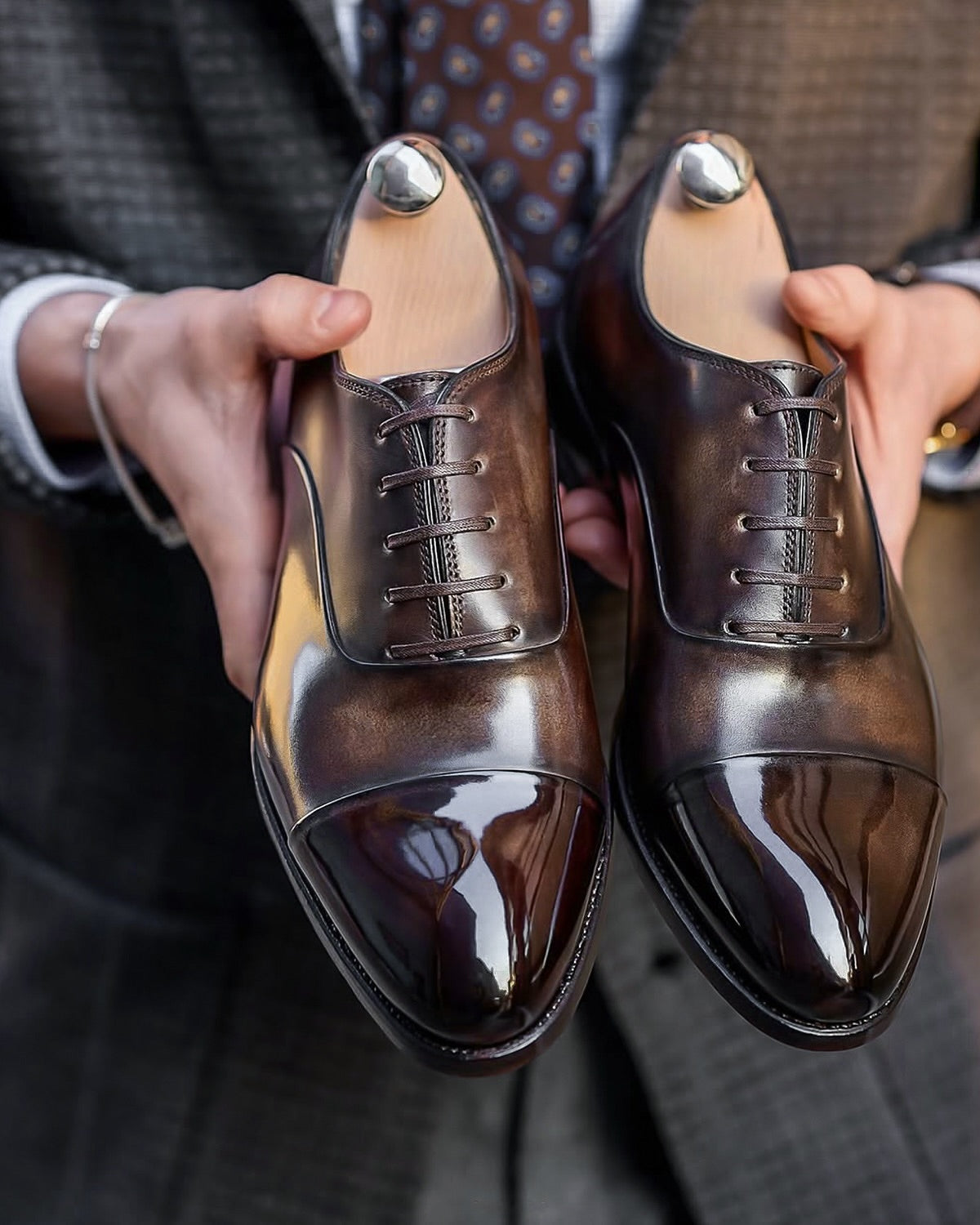 Men's Shiny Leather Lace-Up Oxfords