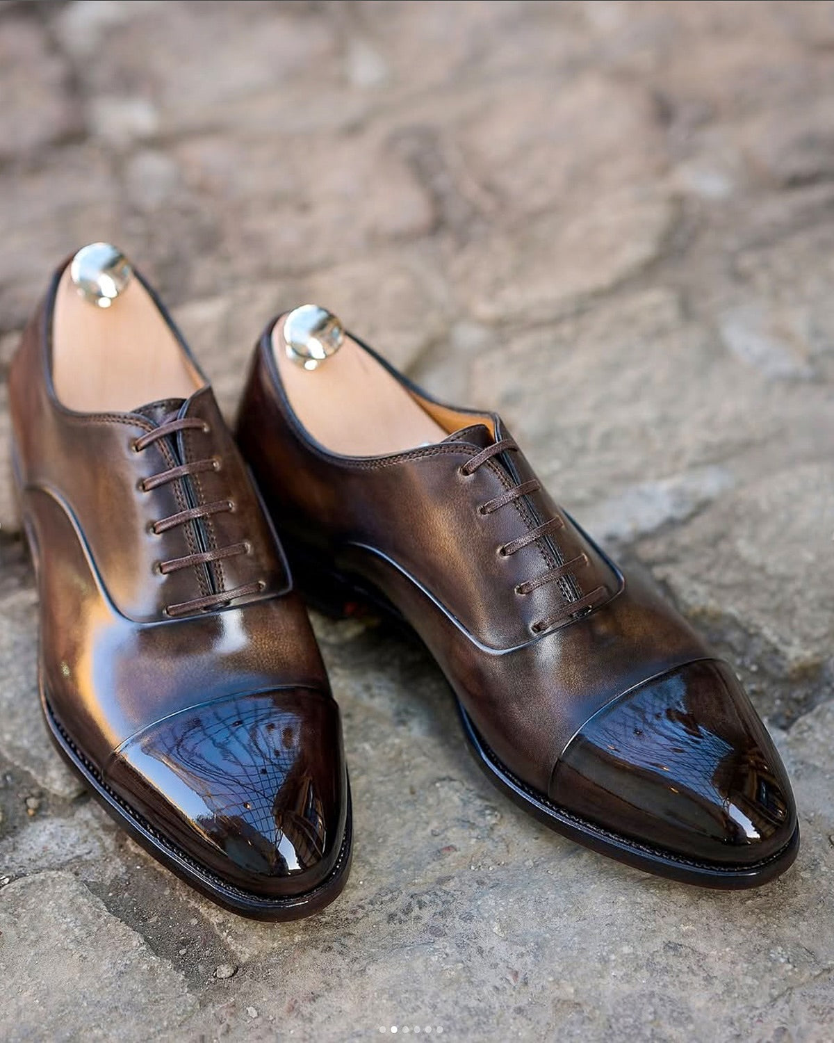 Men's Shiny Leather Lace-Up Oxfords