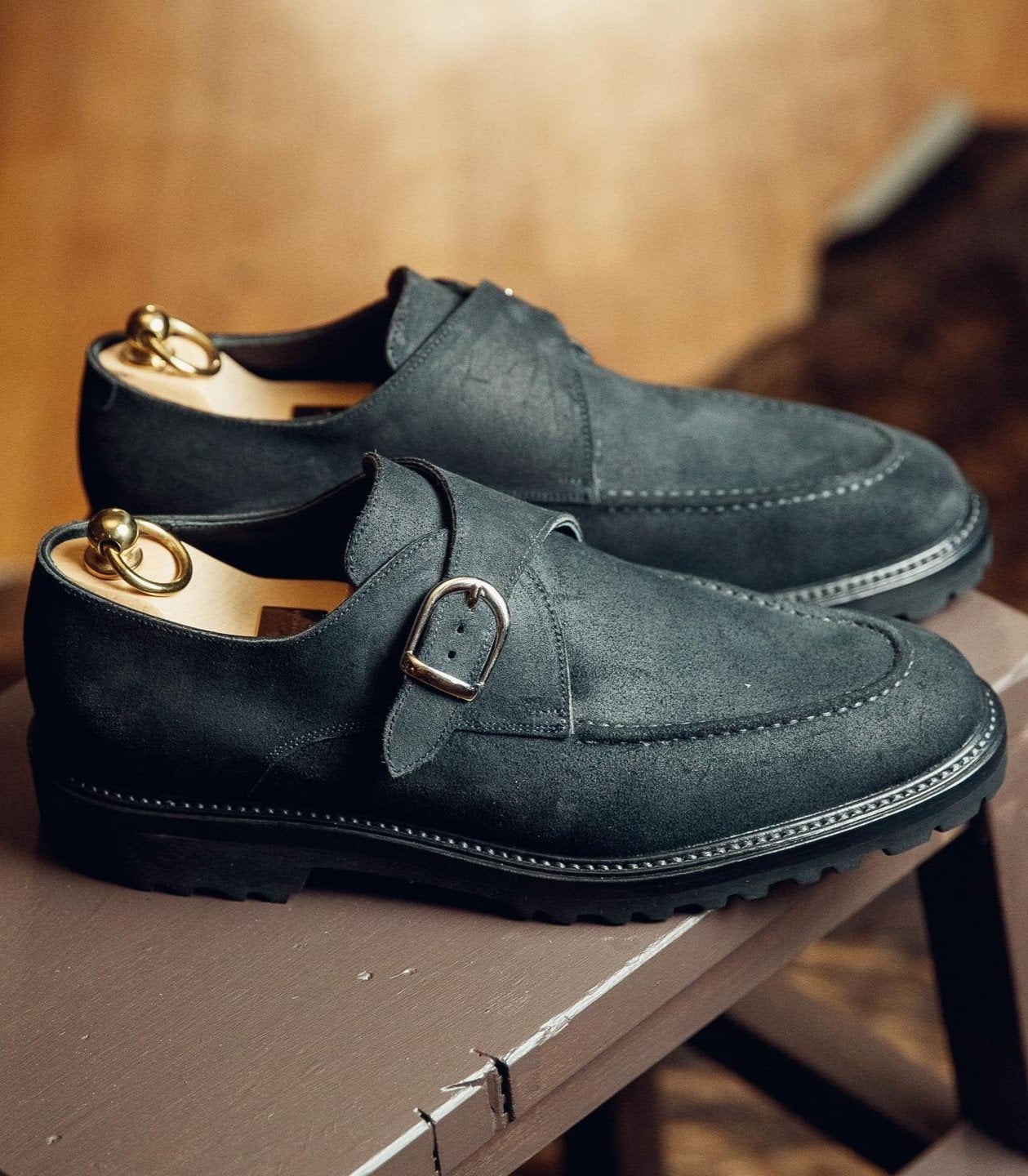 Suede Frosted Buckle Munk Shoes