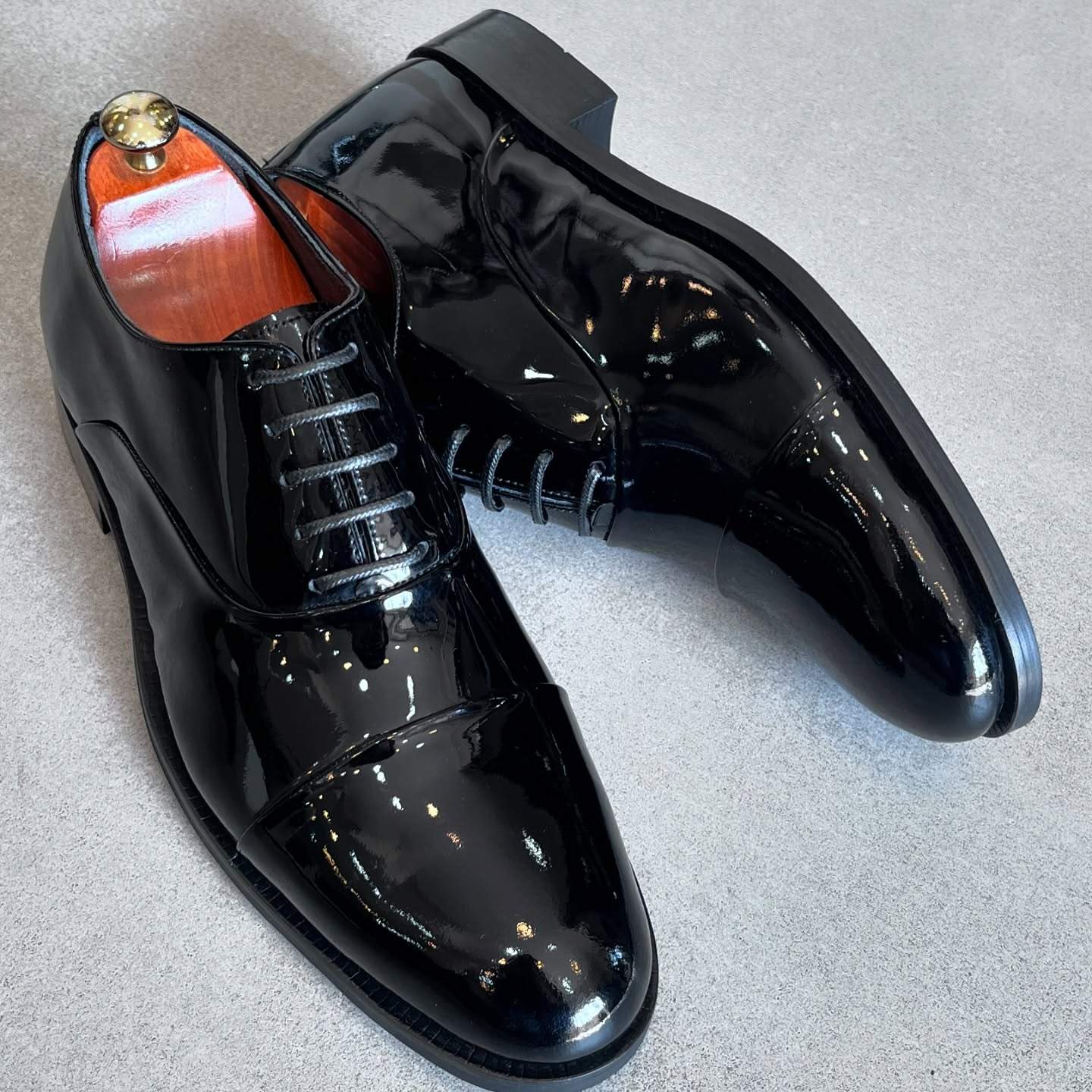 Glossy Three-jointed Oxford Leather Shoes