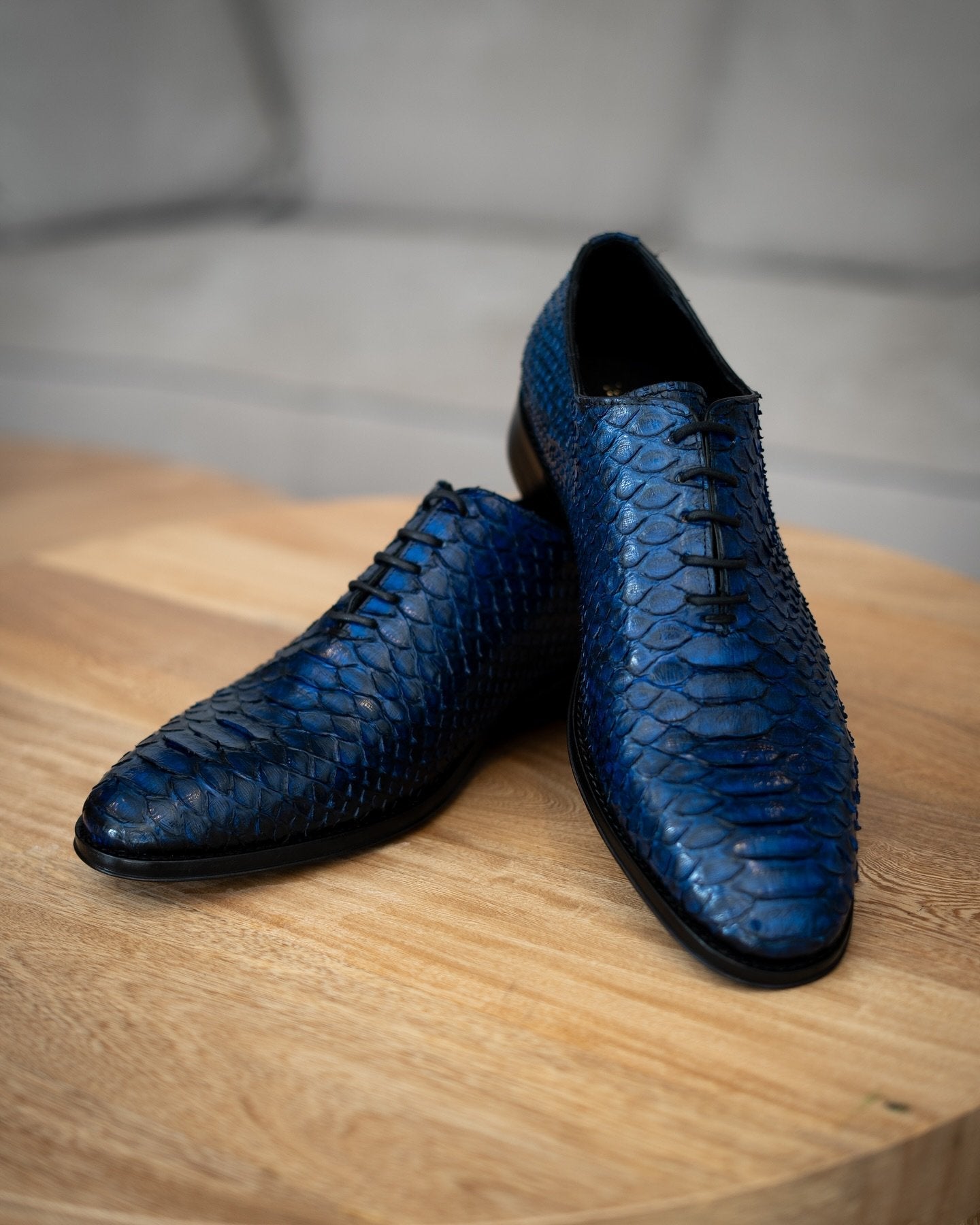 Crocodile Print Leather Shoes Blue